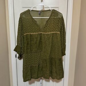Blank London Elegant Olive Blouse with Delicate Patterns